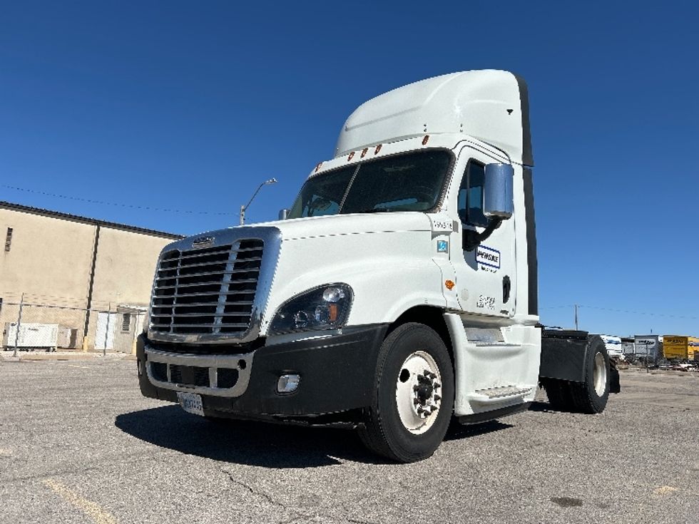 2020 Freightliner Cascadia 125" Sleeper Cab photo 3