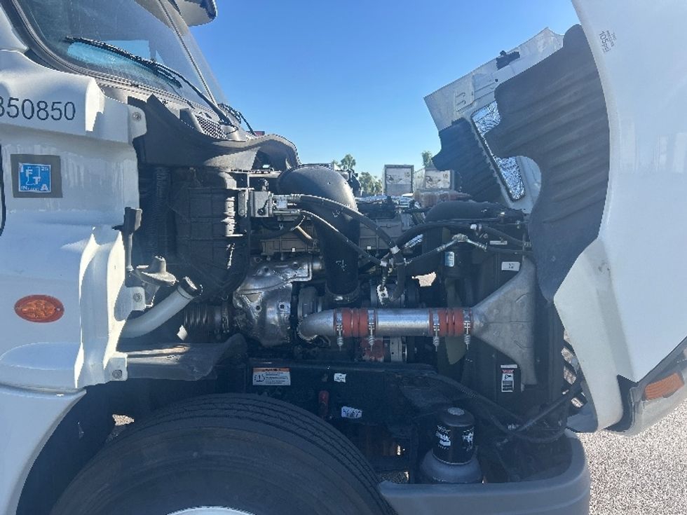 Day Cab Tractor-Heavy Duty Tractors-Freightliner-2020-Cascadia 12542ST-Phoenix-AZ-93,398\n\t\tmiles-$ 53,500 - Image 15