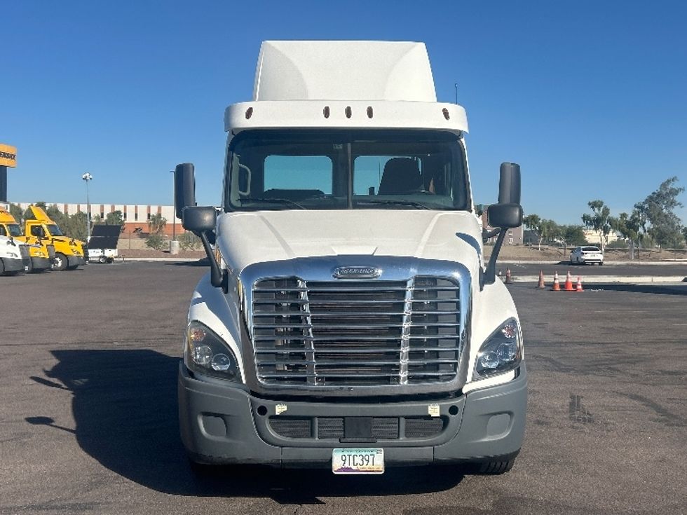 Day Cab Tractor-Heavy Duty Tractors-Freightliner-2020-Cascadia 12542ST-Phoenix-AZ-93,398\n\t\tmiles-$ 53,500 - Image 2