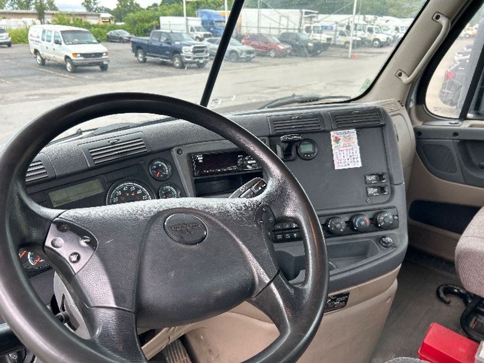 Day Cab Tractor-Heavy Duty Tractors-Freightliner-2020-Cascadia 12542ST-Rochester-NY-253,991\n\t\tmiles-$ 44,000 - Image 10