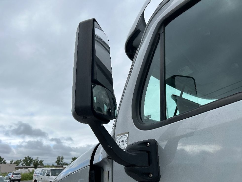 Day Cab Tractor-Heavy Duty Tractors-Freightliner-2020-Cascadia 12542ST-Rochester-NY-253,991\n\t\tmiles-$ 44,000 - Image 17