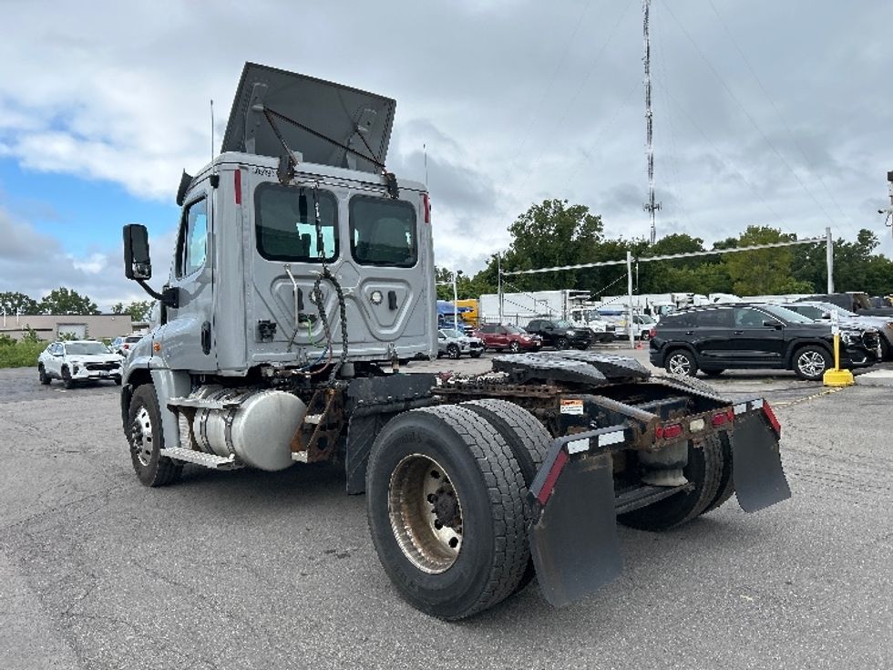 Day Cab Tractor-Heavy Duty Tractors-Freightliner-2020-Cascadia 12542ST-Rochester-NY-253,991\n\t\tmiles-$ 44,000 - Image 5