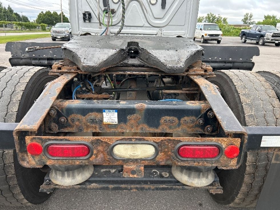 Day Cab Tractor-Heavy Duty Tractors-Freightliner-2020-Cascadia 12542ST-Rochester-NY-253,991\n\t\tmiles-$ 44,000 - Image 6