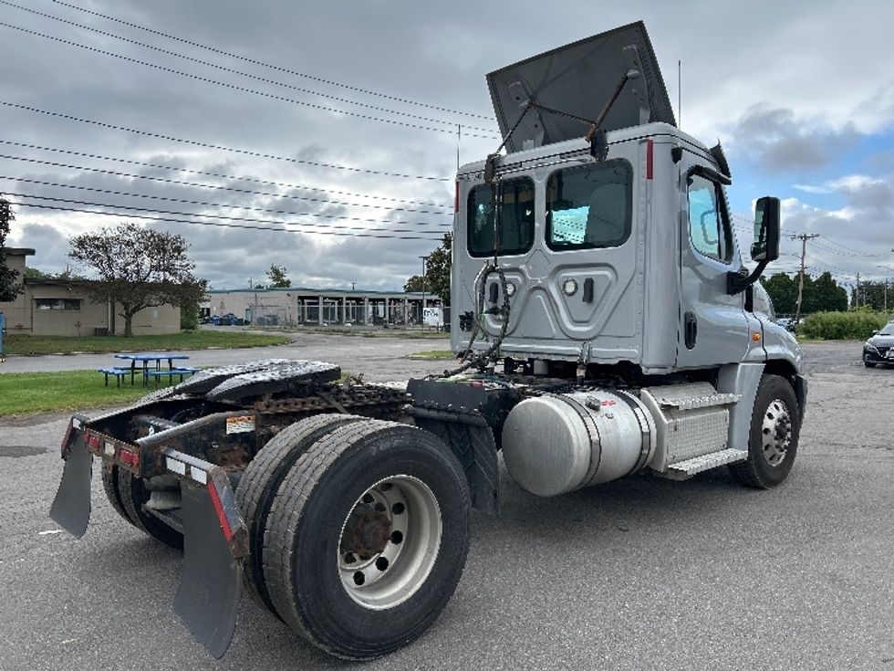 Day Cab Tractor-Heavy Duty Tractors-Freightliner-2020-Cascadia 12542ST-Rochester-NY-253,991\n\t\tmiles-$ 44,000 - Image 7