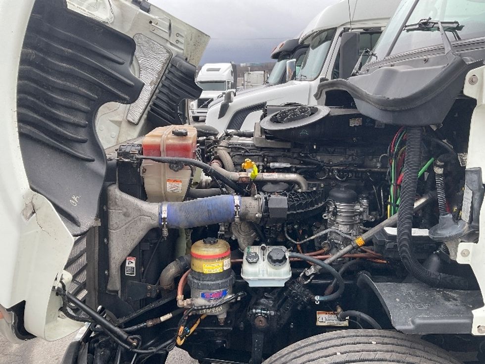 Day Cab Tractor-Heavy Duty Tractors-Freightliner-2020-Cascadia 12542ST-Wilkes Barre-PA-409,245\n\t\tmiles-$ 38,500 - Image 16