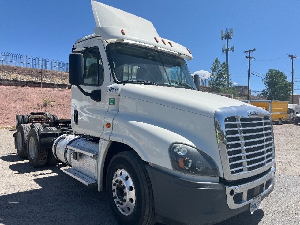 Day Cab Tractor-Heavy Duty Tractors-Freightliner-2020-Cascadia 12564ST-Albuquerque-NM-442,176\n\t\tmiles-$ 36,500 - Image 1