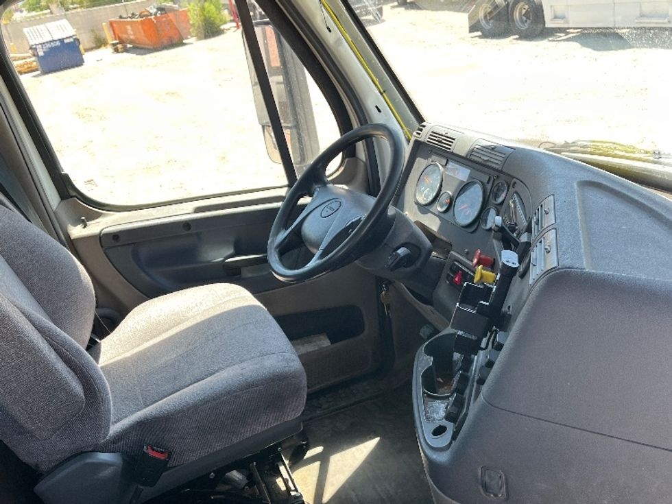 Day Cab Tractor-Heavy Duty Tractors-Freightliner-2020-Cascadia 12564ST-Albuquerque-NM-442,176\n\t\tmiles-$ 36,500 - Image 14