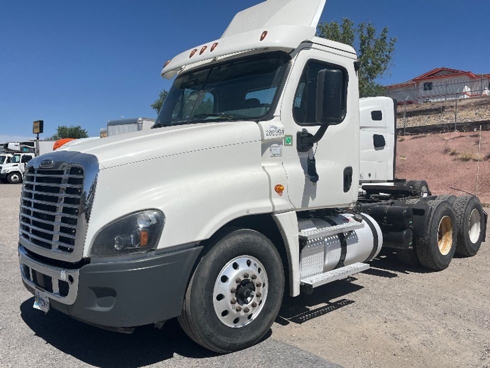 Day Cab Tractor-Heavy Duty Tractors-Freightliner-2020-Cascadia 12564ST-Albuquerque-NM-442,176\n\t\tmiles-$ 36,500 - Image 3
