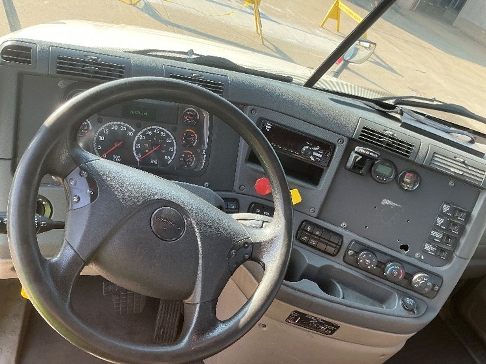 Day Cab Tractor-Heavy Duty Tractors-Freightliner-2020-Cascadia 12564ST-Allen Park-MI-220,321\n\t\tmiles-$ 55,500 - Image 11