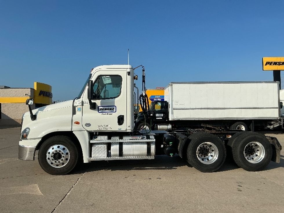 Day Cab Tractor-Heavy Duty Tractors-Freightliner-2020-Cascadia 12564ST-Allen Park-MI-220,321\n\t\tmiles-$ 55,500 - Image 4
