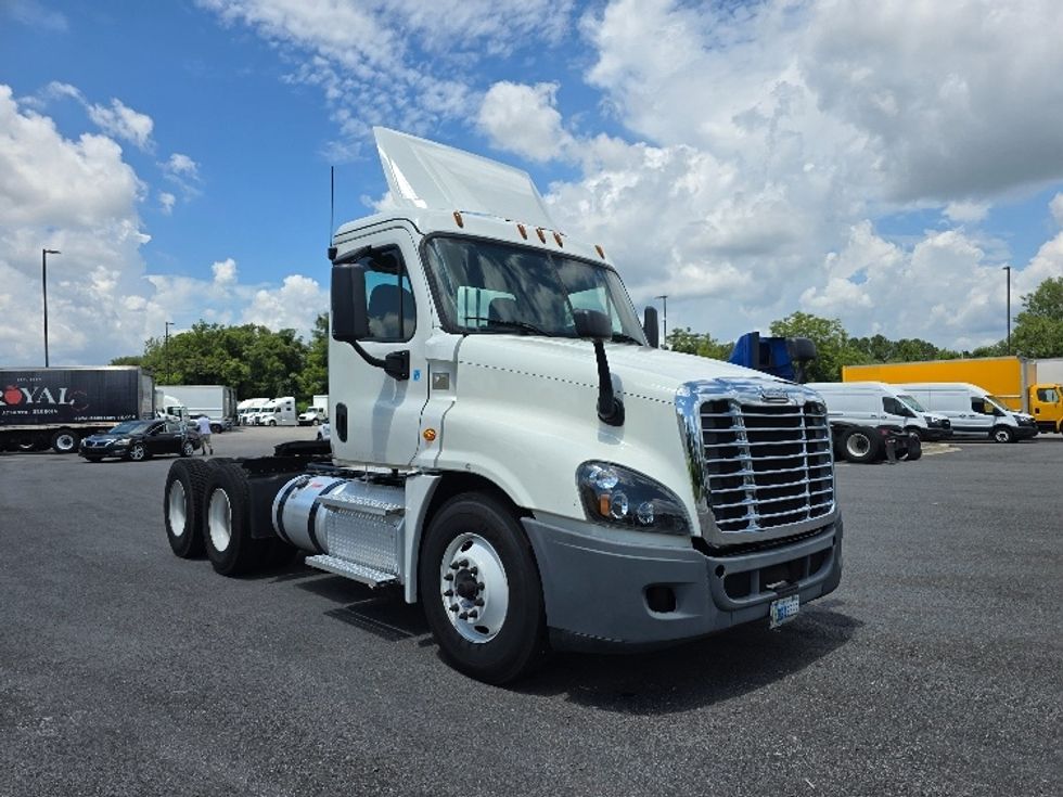Day Cab Tractor-Heavy Duty Tractors-Freightliner-2020-Cascadia 12564ST-Atlanta (Forest Park)-GA-308,888\n\t\tmiles-$ 49,750 - Image 1