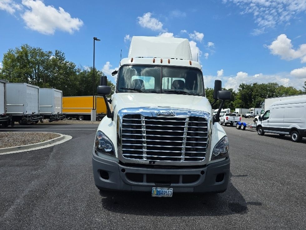 Day Cab Tractor-Heavy Duty Tractors-Freightliner-2020-Cascadia 12564ST-Atlanta (Forest Park)-GA-308,888\n\t\tmiles-$ 49,750 - Image 2