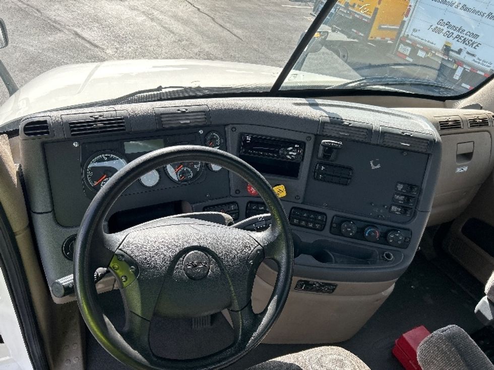 Day Cab Tractor-Heavy Duty Tractors-Freightliner-2020-Cascadia 12564ST-Atlanta-GA-324,802\n\t\tmiles-$ 57,000 - Image 11