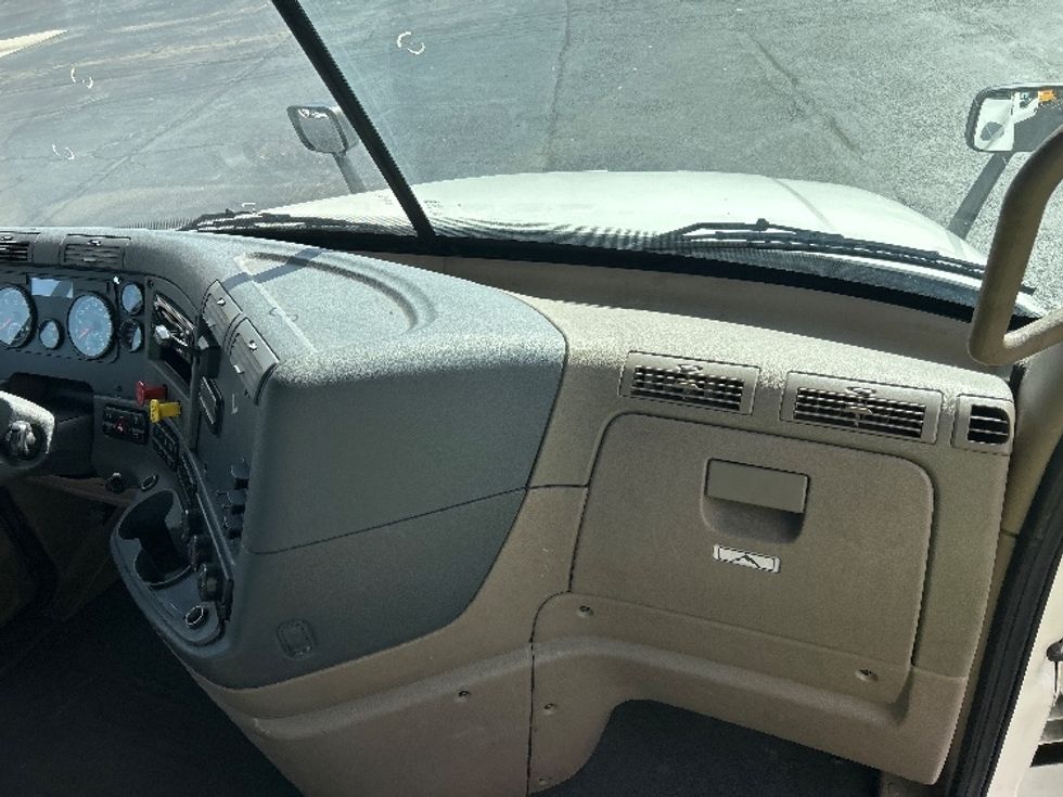 Day Cab Tractor-Heavy Duty Tractors-Freightliner-2020-Cascadia 12564ST-Atlanta-GA-324,802\n\t\tmiles-$ 57,000 - Image 13