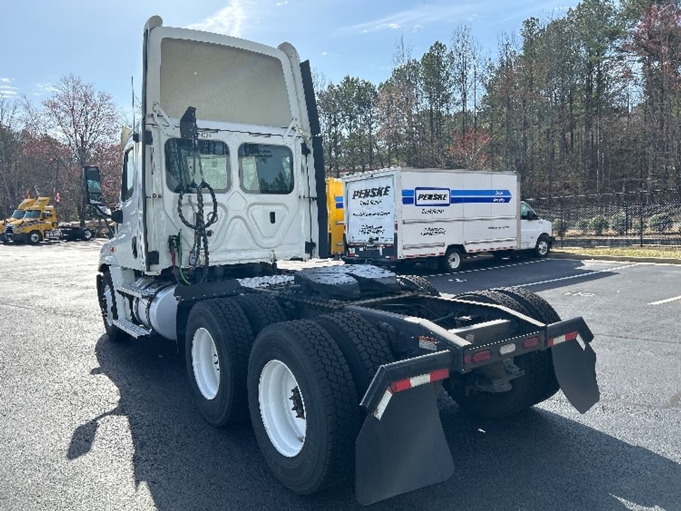 Day Cab Tractor-Heavy Duty Tractors-Freightliner-2020-Cascadia 12564ST-Atlanta-GA-324,802\n\t\tmiles-$ 57,000 - Image 5