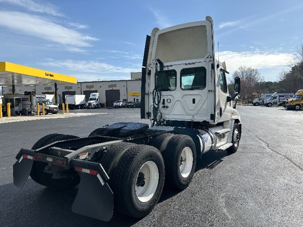 Day Cab Tractor-Heavy Duty Tractors-Freightliner-2020-Cascadia 12564ST-Atlanta-GA-324,802\n\t\tmiles-$ 57,000 - Image 7