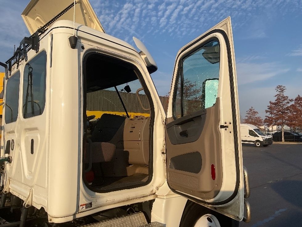 Day Cab Tractor-Heavy Duty Tractors-Freightliner-2020-Cascadia 12564ST-Augusta-GA-572,530\n\t\tmiles-$ 32,500 - Image 12
