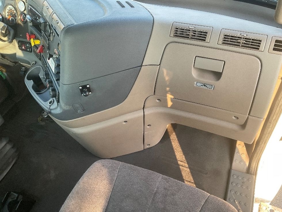 Day Cab Tractor-Heavy Duty Tractors-Freightliner-2020-Cascadia 12564ST-Augusta-GA-572,530\n\t\tmiles-$ 32,500 - Image 13