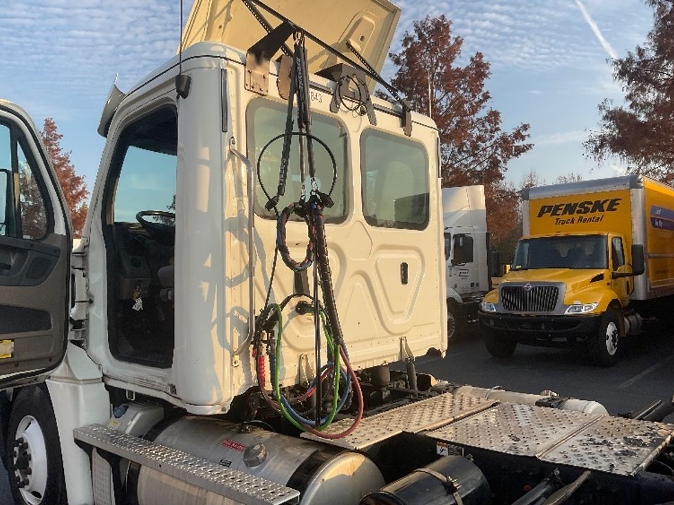 Day Cab Tractor-Heavy Duty Tractors-Freightliner-2020-Cascadia 12564ST-Augusta-GA-572,530\n\t\tmiles-$ 32,500 - Image 17