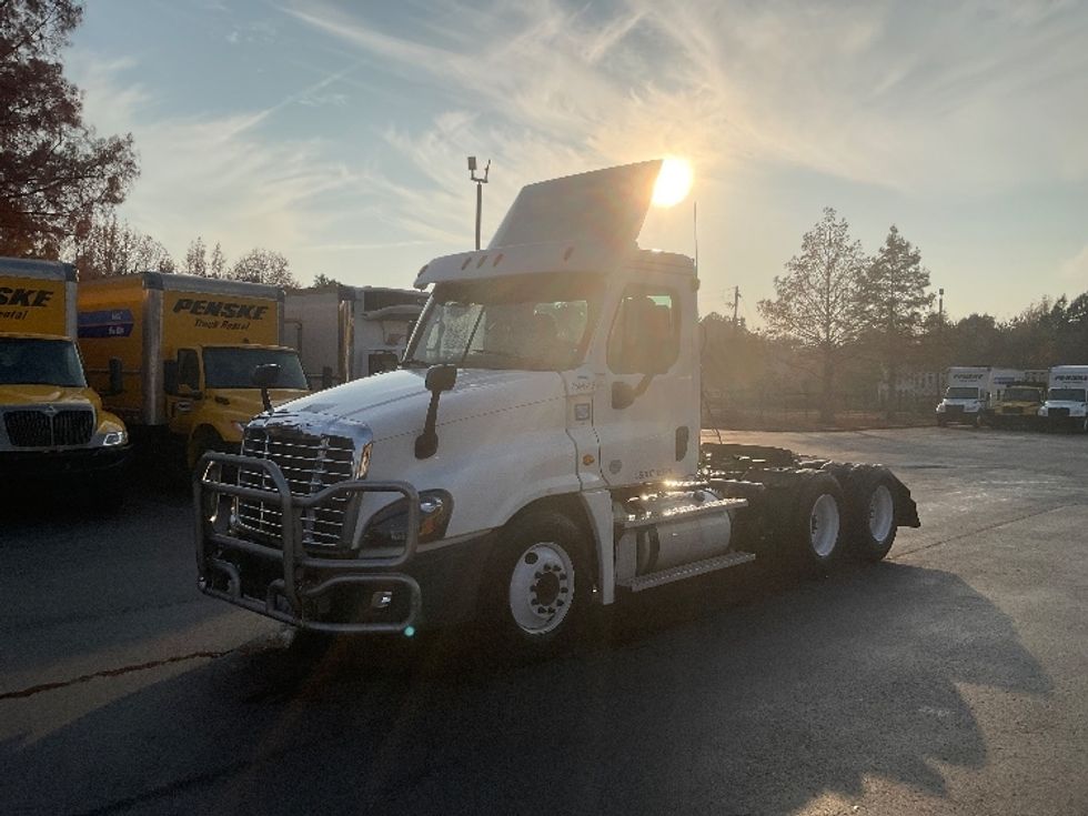 Day Cab Tractor-Heavy Duty Tractors-Freightliner-2020-Cascadia 12564ST-Augusta-GA-572,530\n\t\tmiles-$ 32,500 - Image 3
