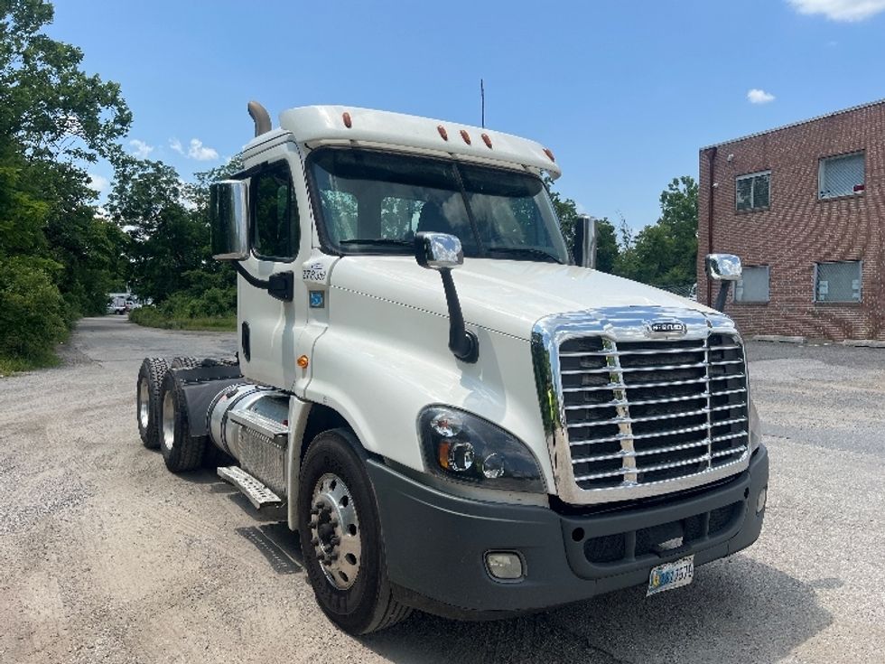 Day Cab Tractor-Heavy Duty Tractors-Freightliner-2020-Cascadia 12564ST-Baltimore-MD-234,636\n\t\tmiles-$ 50,750 - Image 1