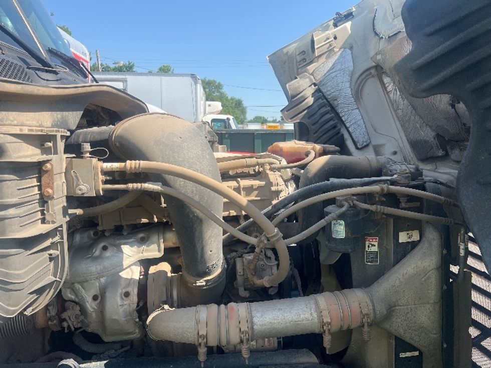 2020 Freightliner Cascadia 125" Sleeper Cab photo 13