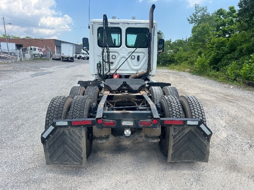 2020 Freightliner Cascadia 125" Sleeper Cab photo 6