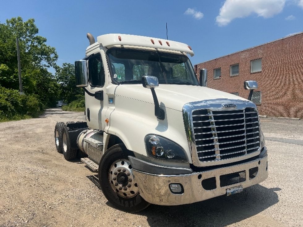 Day Cab Tractor-Heavy Duty Tractors-Freightliner-2020-Cascadia 12564ST-Baltimore-MD-259,679\n\t\tmiles-$ 49,250 - Image 1