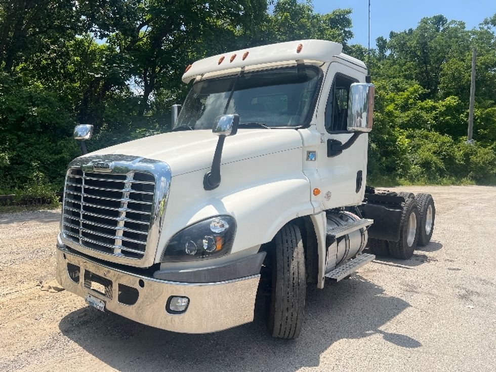 Day Cab Tractor-Heavy Duty Tractors-Freightliner-2020-Cascadia 12564ST-Baltimore-MD-259,679\n\t\tmiles-$ 49,250 - Image 3