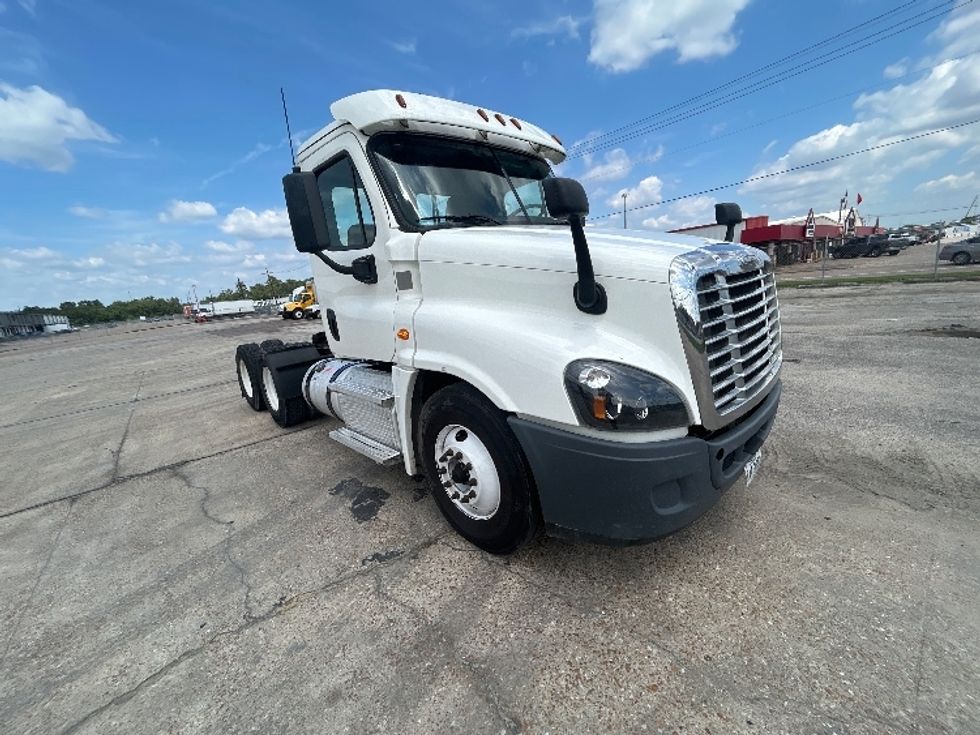 Day Cab Tractor-Heavy Duty Tractors-Freightliner-2020-Cascadia 12564ST-Beaumont-TX-245,882\n\t\tmiles-$ 57,000 - Image 1