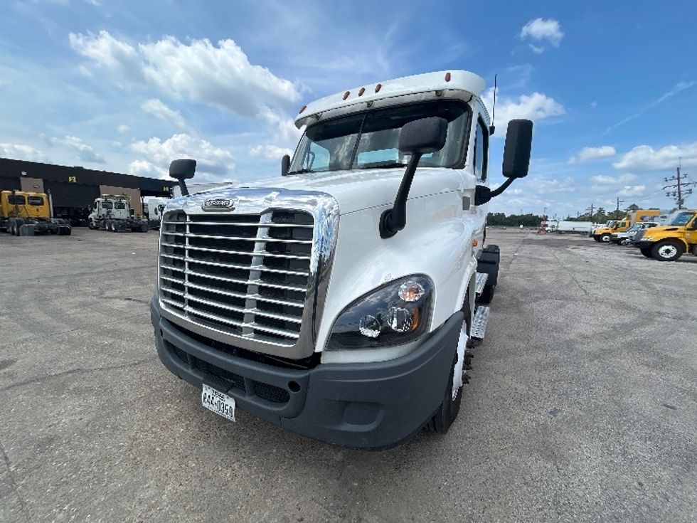 Day Cab Tractor-Heavy Duty Tractors-Freightliner-2020-Cascadia 12564ST-Beaumont-TX-245,882\n\t\tmiles-$ 57,000 - Image 3