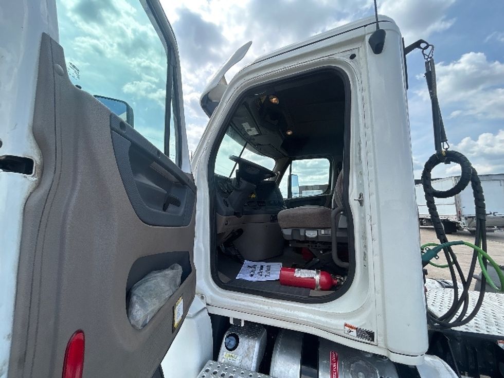 Day Cab Tractor-Heavy Duty Tractors-Freightliner-2020-Cascadia 12564ST-Beaumont-TX-245,882\n\t\tmiles-$ 57,000 - Image 9