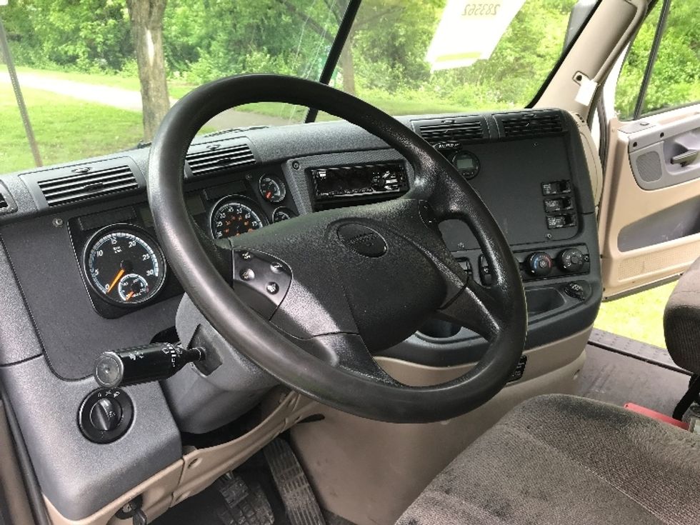 Day Cab Tractor-Heavy Duty Tractors-Freightliner-2020-Cascadia 12564ST-Bethlehem-PA-241,971\n\t\tmiles-$ 64,750 - Image 10