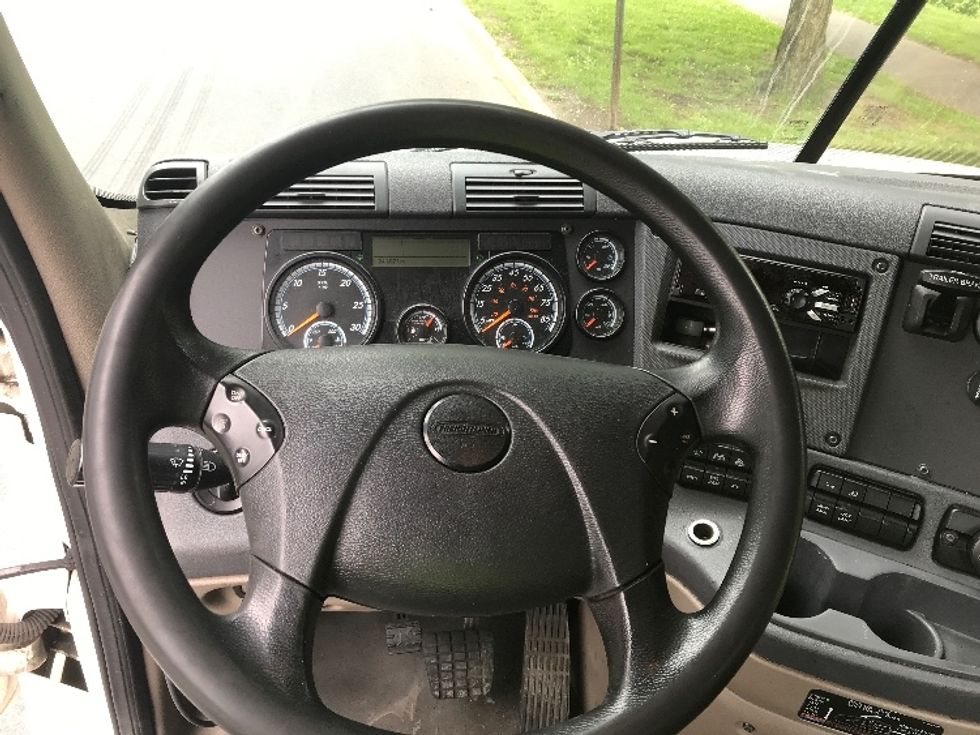 Day Cab Tractor-Heavy Duty Tractors-Freightliner-2020-Cascadia 12564ST-Bethlehem-PA-241,971\n\t\tmiles-$ 64,750 - Image 11