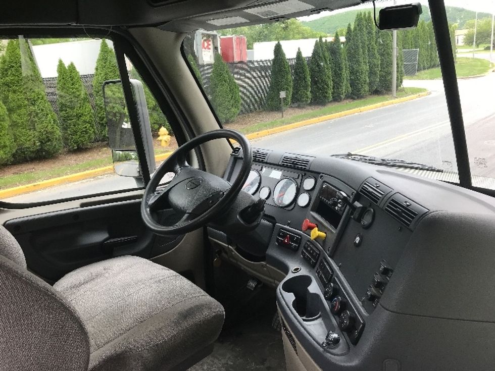 Day Cab Tractor-Heavy Duty Tractors-Freightliner-2020-Cascadia 12564ST-Bethlehem-PA-241,971\n\t\tmiles-$ 64,750 - Image 14