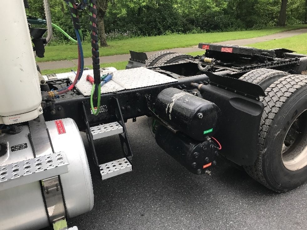 Day Cab Tractor-Heavy Duty Tractors-Freightliner-2020-Cascadia 12564ST-Bethlehem-PA-241,971\n\t\tmiles-$ 64,750 - Image 17