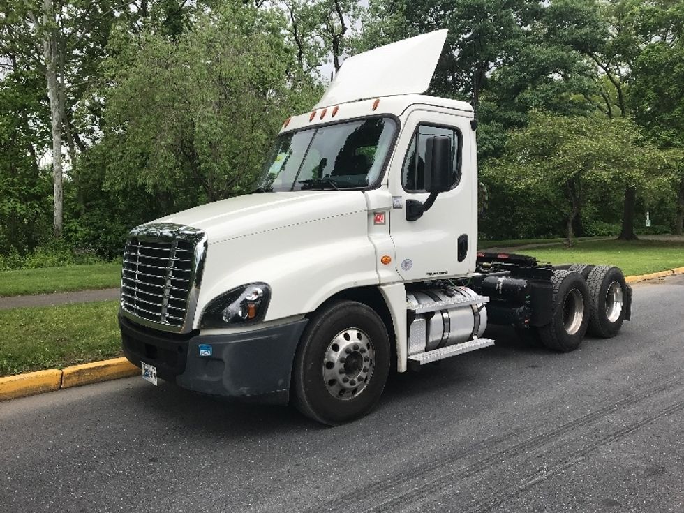 Day Cab Tractor-Heavy Duty Tractors-Freightliner-2020-Cascadia 12564ST-Bethlehem-PA-241,971\n\t\tmiles-$ 64,750 - Image 3