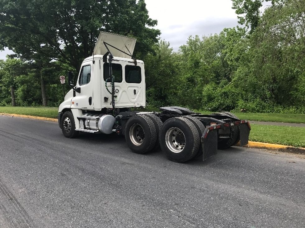 Day Cab Tractor-Heavy Duty Tractors-Freightliner-2020-Cascadia 12564ST-Bethlehem-PA-241,971\n\t\tmiles-$ 64,750 - Image 5