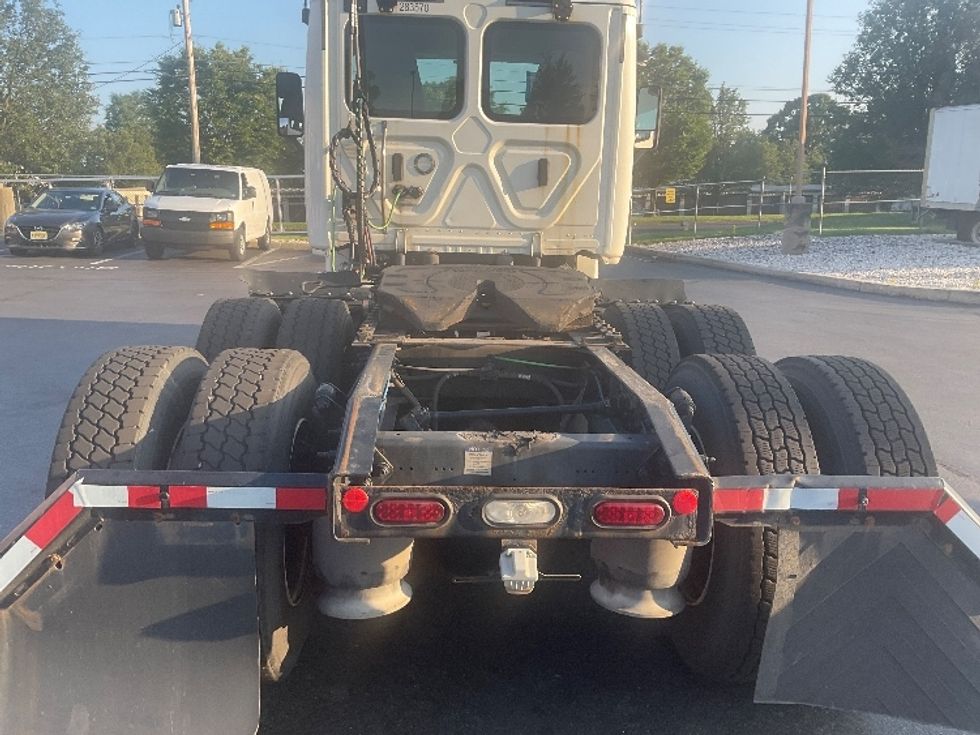 Day Cab Tractor-Heavy Duty Tractors-Freightliner-2020-Cascadia 12564ST-Bethlehem-PA-322,783\n\t\tmiles-$ 60,750 - Image 6