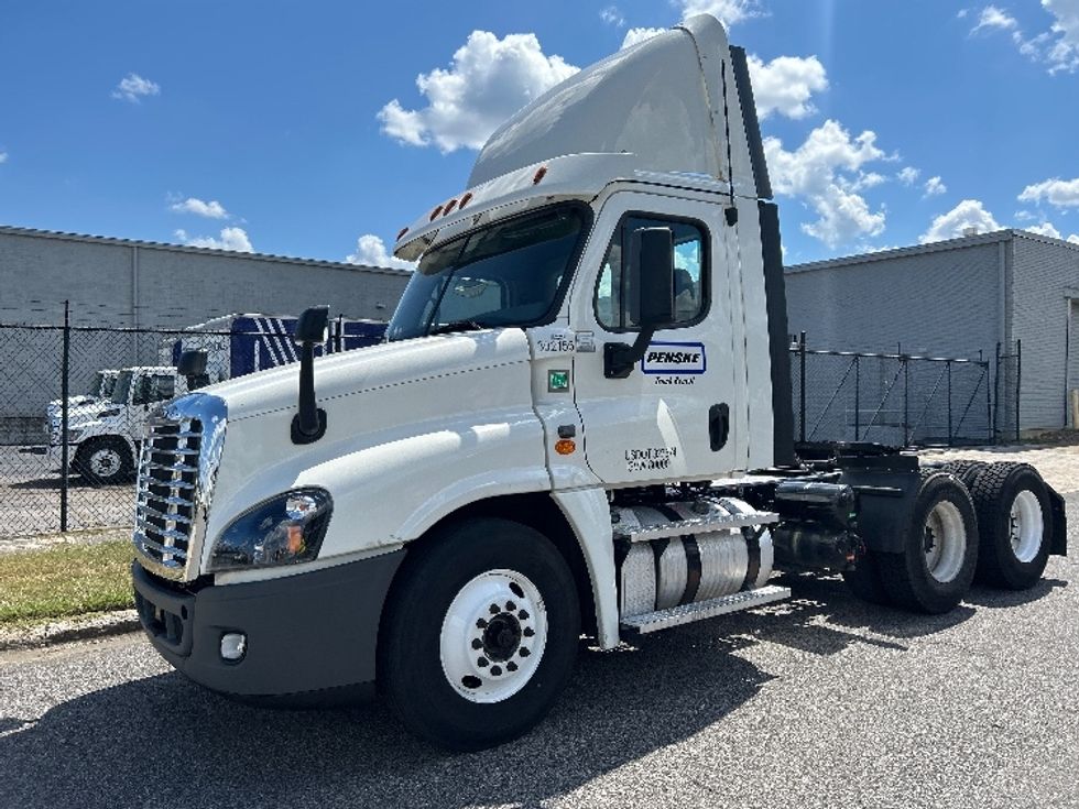 Day Cab Tractor-Heavy Duty Tractors-Freightliner-2020-Cascadia 12564ST-Birmingham-AL-417,302\n\t\tmiles-$ 42,750 - Image 3