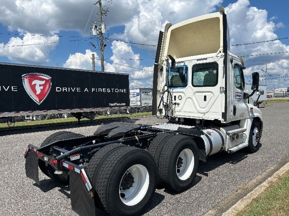 Day Cab Tractor-Heavy Duty Tractors-Freightliner-2020-Cascadia 12564ST-Birmingham-AL-417,302\n\t\tmiles-$ 42,750 - Image 7
