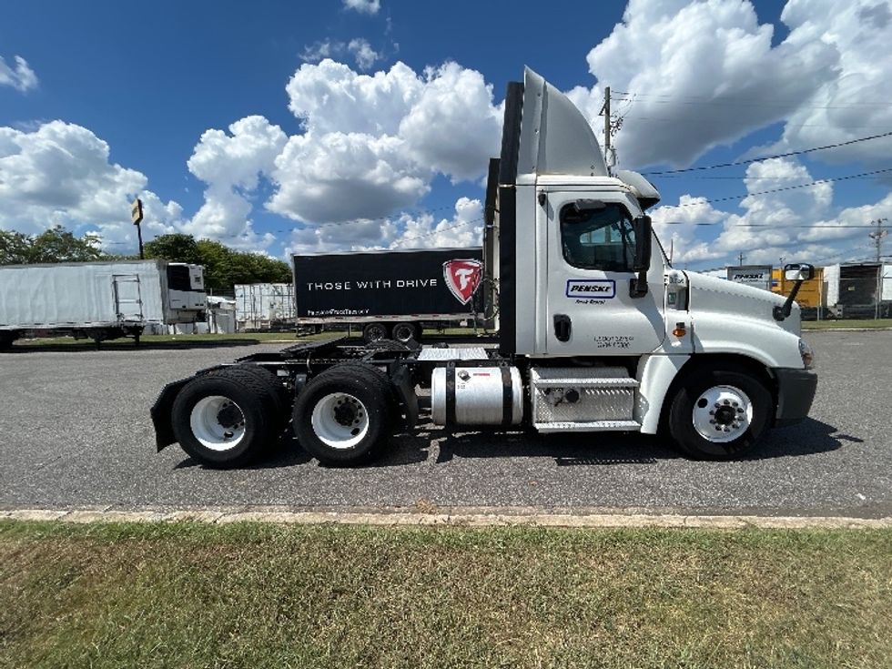 Day Cab Tractor-Heavy Duty Tractors-Freightliner-2020-Cascadia 12564ST-Birmingham-AL-417,302\n\t\tmiles-$ 42,750 - Image 8