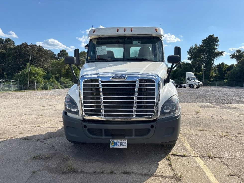 Day Cab Tractor-Heavy Duty Tractors-Freightliner-2020-Cascadia 12564ST-Birmingham-AL-457,886\n\t\tmiles-$ 44,750 - Image 2