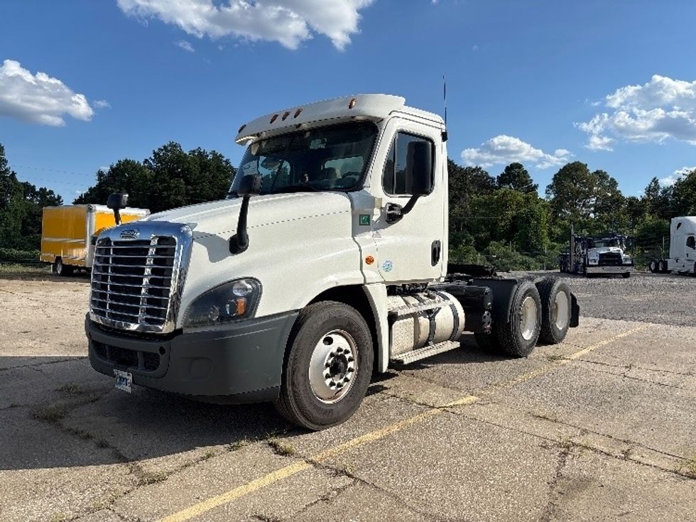 Day Cab Tractor-Heavy Duty Tractors-Freightliner-2020-Cascadia 12564ST-Birmingham-AL-457,886\n\t\tmiles-$ 44,750 - Image 3