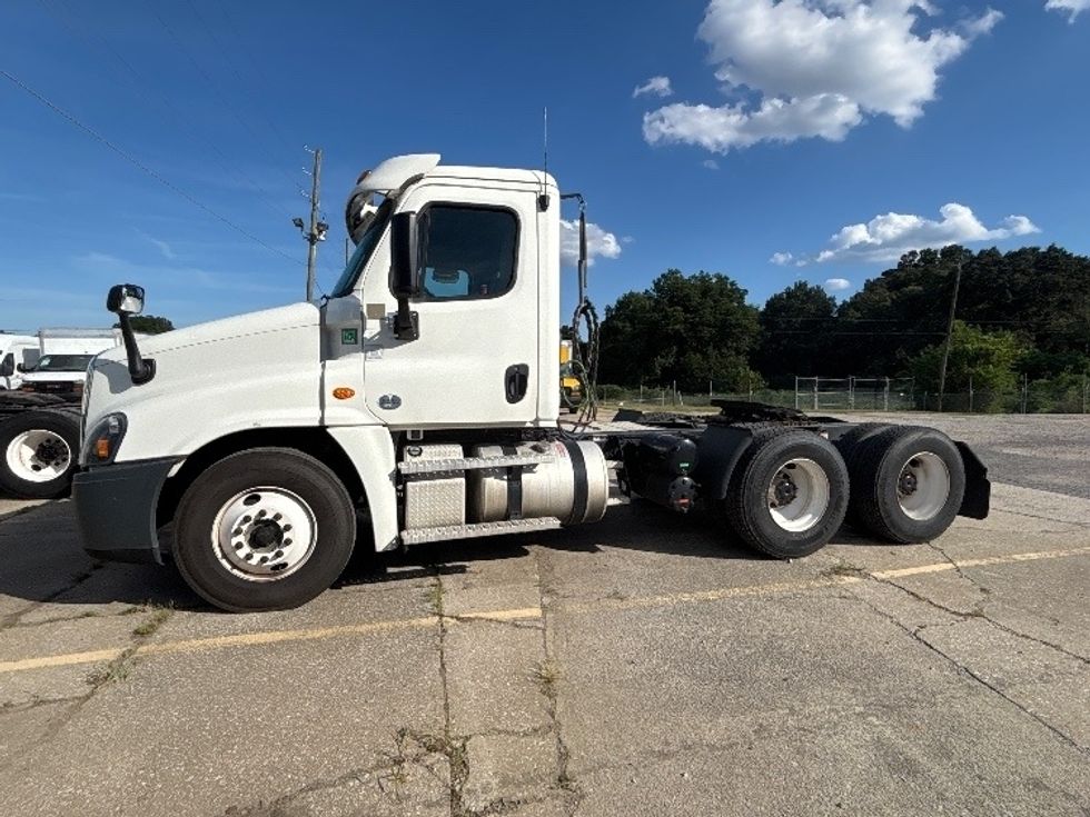 Day Cab Tractor-Heavy Duty Tractors-Freightliner-2020-Cascadia 12564ST-Birmingham-AL-457,886\n\t\tmiles-$ 44,750 - Image 4