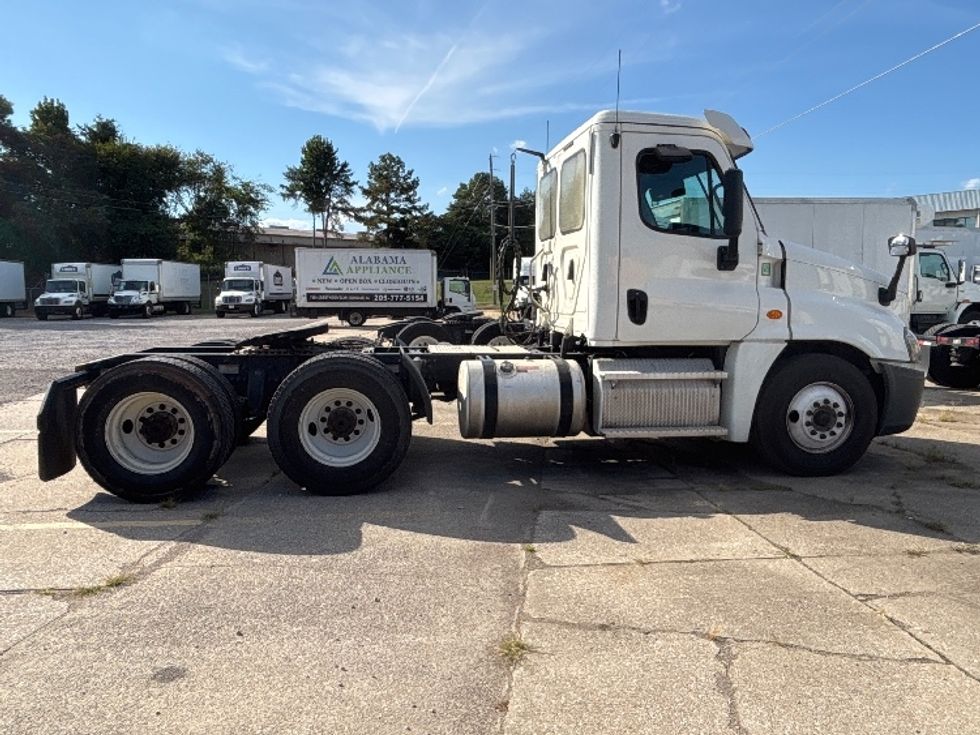 Day Cab Tractor-Heavy Duty Tractors-Freightliner-2020-Cascadia 12564ST-Birmingham-AL-457,886\n\t\tmiles-$ 44,750 - Image 8