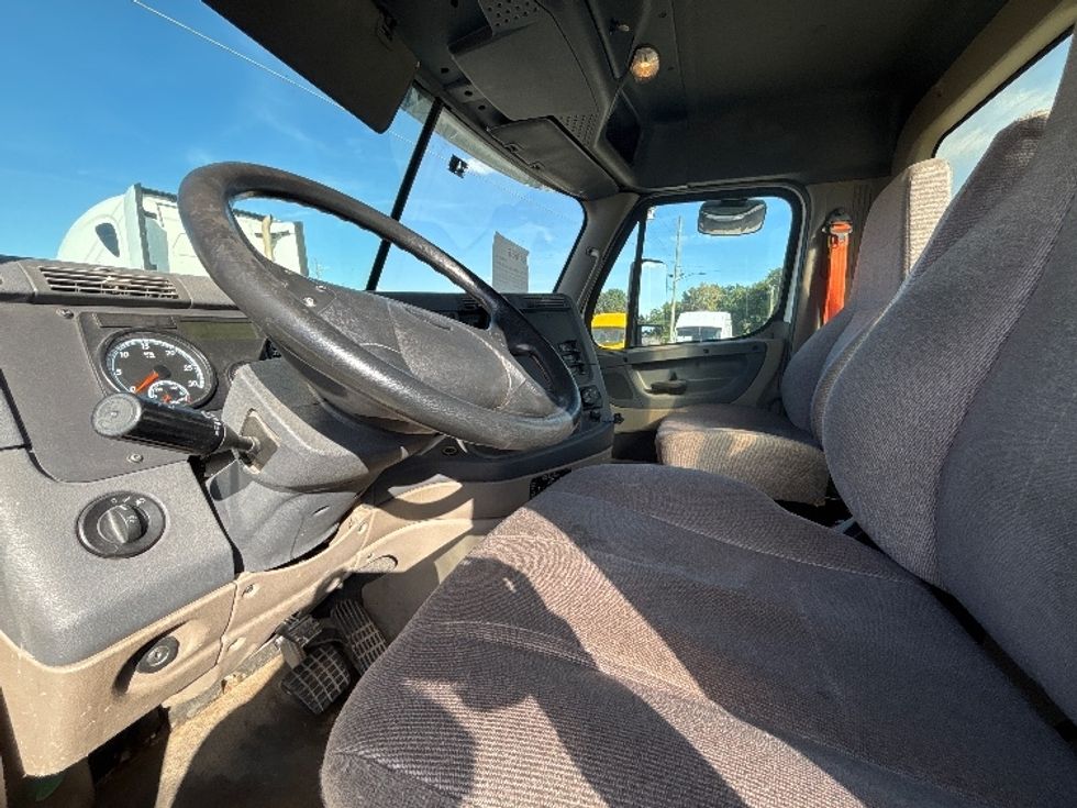 Day Cab Tractor-Heavy Duty Tractors-Freightliner-2020-Cascadia 12564ST-Birmingham-AL-457,886\n\t\tmiles-$ 44,750 - Image 9