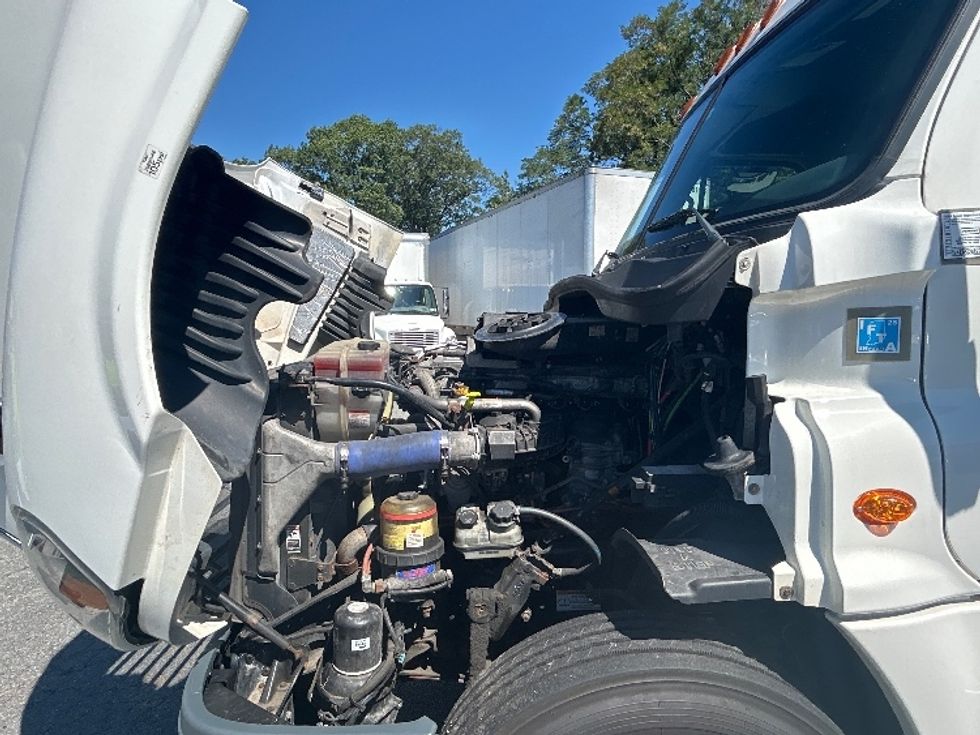 Day Cab Tractor-Heavy Duty Tractors-Freightliner-2020-Cascadia 12564ST-Braintree-MA-308,560\n\t\tmiles-$ 44,500 - Image 16