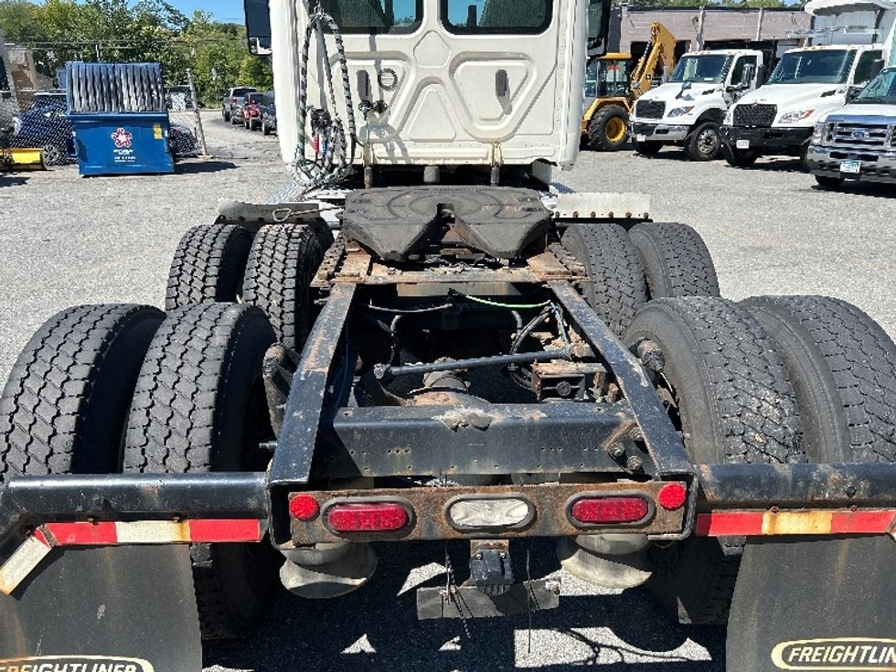 Day Cab Tractor-Heavy Duty Tractors-Freightliner-2020-Cascadia 12564ST-Braintree-MA-308,560\n\t\tmiles-$ 44,500 - Image 6