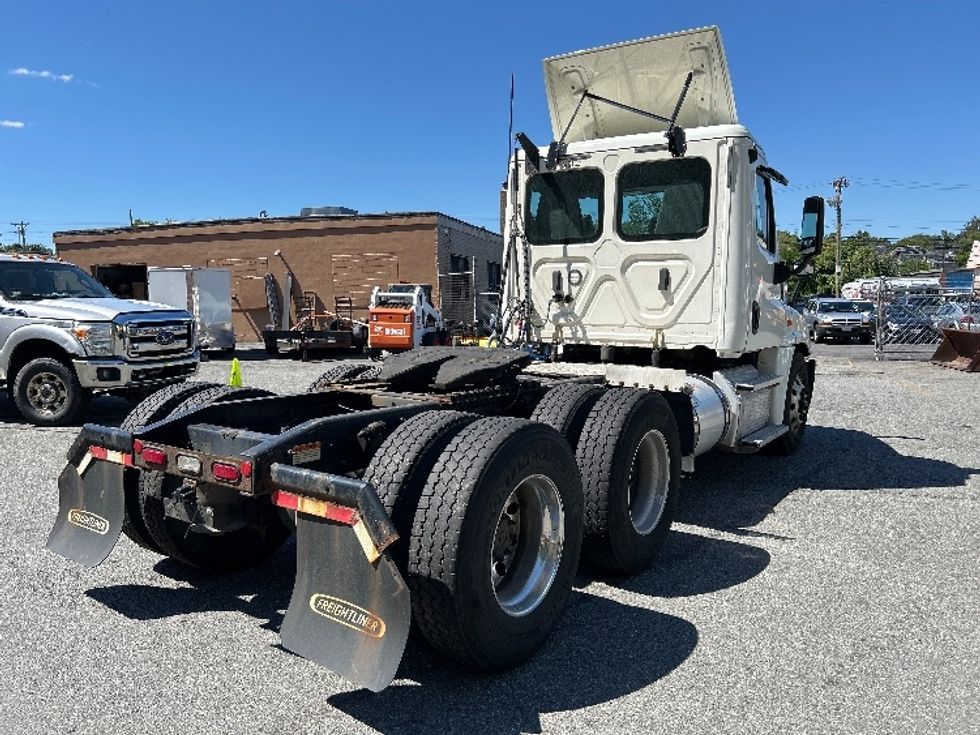 Day Cab Tractor-Heavy Duty Tractors-Freightliner-2020-Cascadia 12564ST-Braintree-MA-308,560\n\t\tmiles-$ 44,500 - Image 7